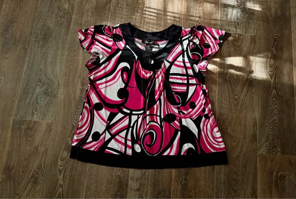 Women’s Venezia Blouse Size 22/24W